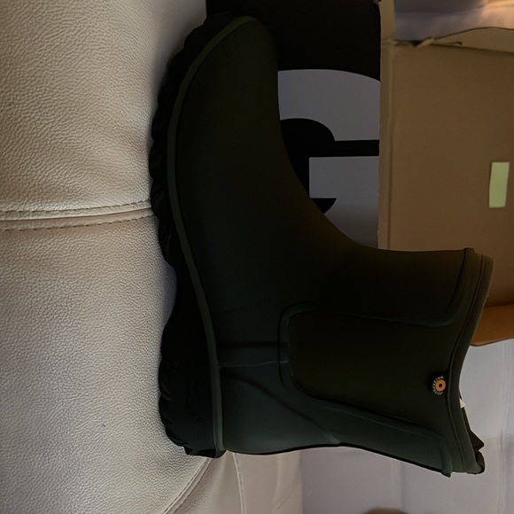 BOGS Women's Sauvie Slip on Boot Waterproof Garden Rain BRAND NEW - Picture 2 of 6